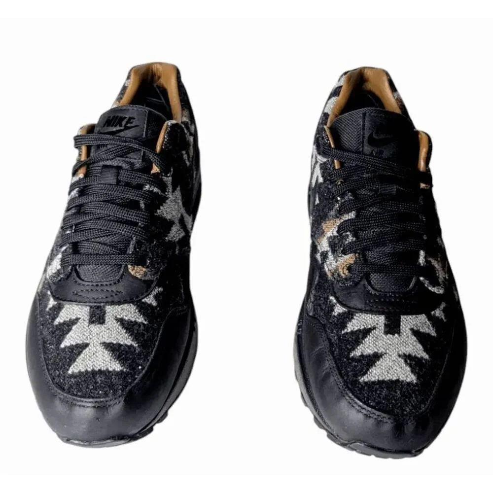 NIKE Air Max 1 QS 